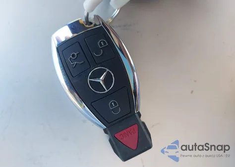 2014 Mercedes-Benz C 250 z USA, uszkodzony, nr VIN WDDGJ4HB4EG266988